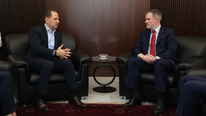 الجميل استقبل سفير كندا: ندعم المسار التفاوضي الذي تنتهجه الدولة لإيجاد مخرج للأزمة