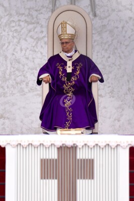 البابا لاوون الرابع عشر: السلام في أوكرانيا "لا يمكن تأجيله" إنه أمر ملح يجب أن يجد مكانا له في القلوب