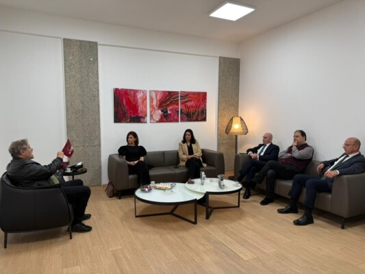 وفد من التيار الوطني الحر زار مخزومي وافرام وسلمهما "مقترح حماية لبنان"