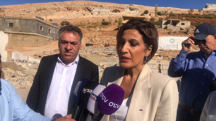 وزيرة البيئة تفقدت مخيمات عرسال ودعت المنظمات الدولية لتحمل مسؤولية أضرار النزوح