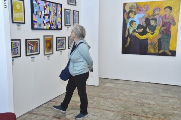 افتتاح الدورة الرابعة من معرض الفن العربي في بيروت: مشاركة واسعة وندوات ثقافية نوعية