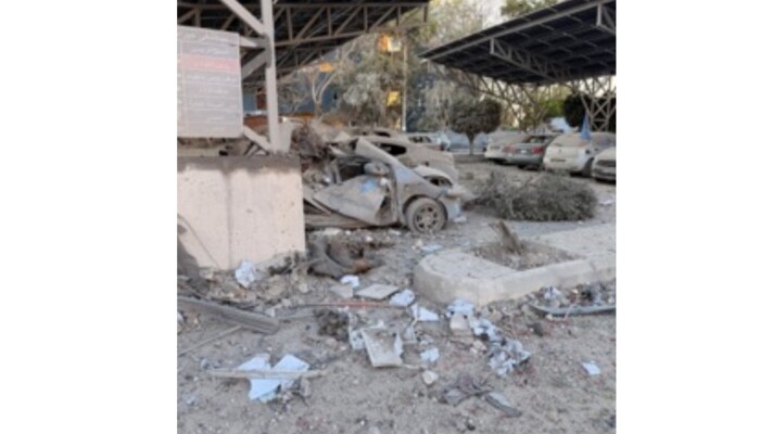 دمار في مبنى مستشفى "حيرام" في صور بعد غارة إسرائيلية ليلا