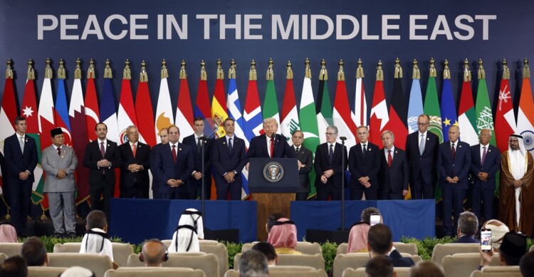 "وول ستريت جورنال": وثيقة شرم الشيخ تدعو إلى سلام شامل قائم على الاحترام المتبادل والمصير المشترك