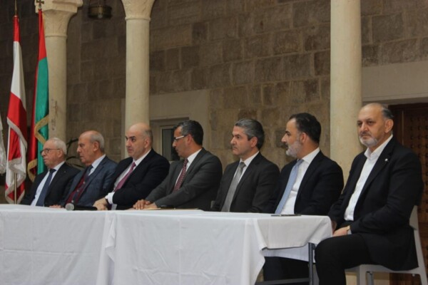 وزارة الزراعة سلمت بلدية زحلة شهادة اعلان المدينة مدينة عالمية للكرمة والنبيذ