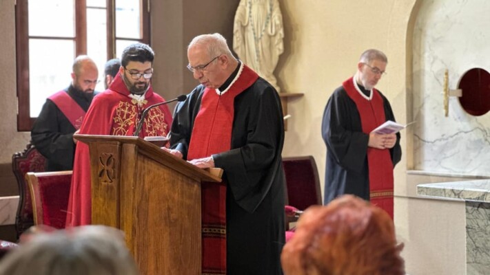 جمعية المرسلين الموارنة أحيت رتبة سجدة الصليب في دير الرئاسة - جونية