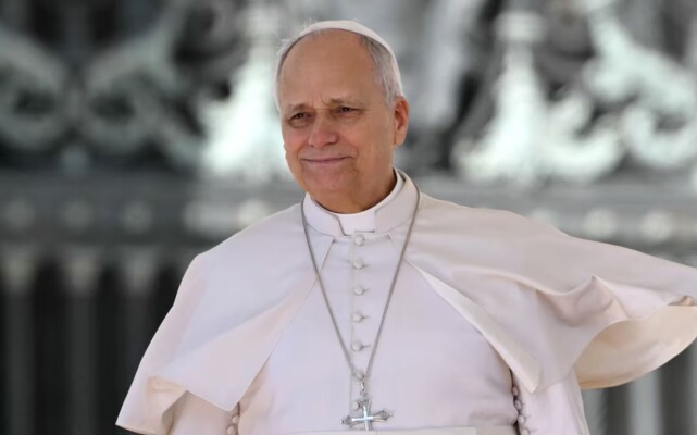 البابا لاوون جدد دعوته لوقف إطلاق النار: للعمل من أجل السلام لا بالأسلحة بل بالحوار