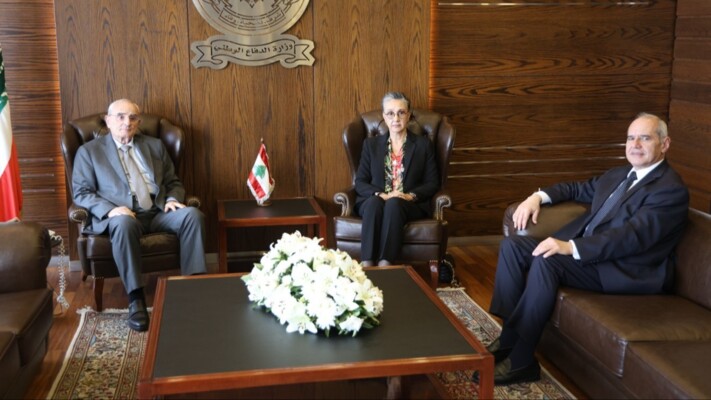 منسى عرض مع صليبا وخلف في سبل فتح ممرات إنسانية للقرى المحاصرة في الجنوب