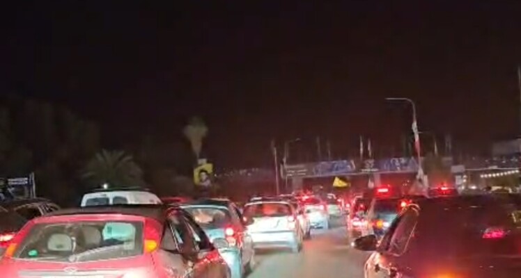 بدء عودة نازحين إلى مناطق في الجنوب بعد دخول الهدنة حيز التنفيذ