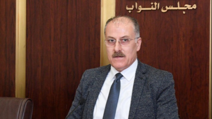 عبدالله: وزير الأشغال سيوقع خلال اسبوع مذكرة لتزفيت طرق الاقليم