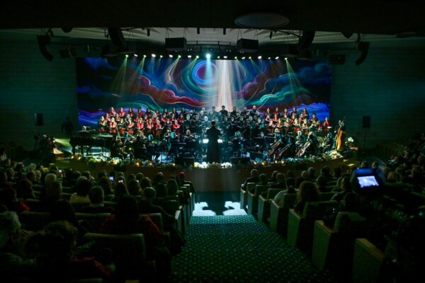 جوقة جامعة الروح القدس- الكسليك أحيت حفلة الميلاد السنوية