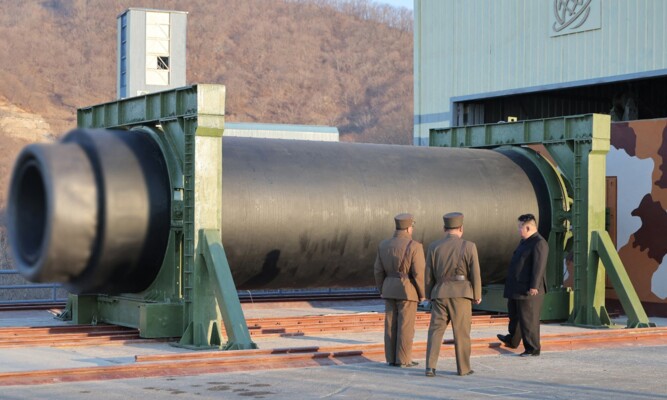 كيم جونغ أون أشرف على اختبار جديد لمحرك صواريخ يعمل بالوقود الصلب