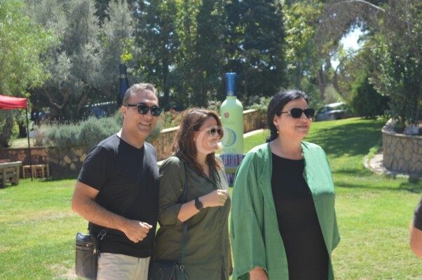 جولة إعلامية فنية في شاتو سان توماس دعما لإنتاج النبيذ اللبناني