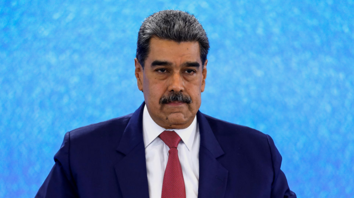 رئيس فنزويلا أعلن إجراء مناورات عسكرية جديدة بوجه التحركات العسكرية الأميركية في الكاريبي
