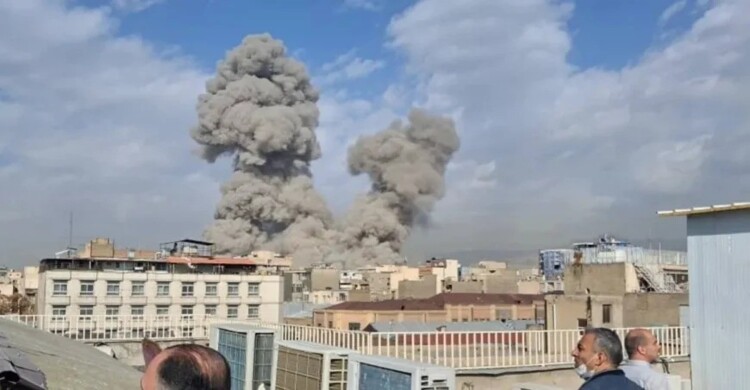 وسائل إعلام إسرائيلية: دوي انفجارات عنيفة في منطقة تل أبيب الكبرى