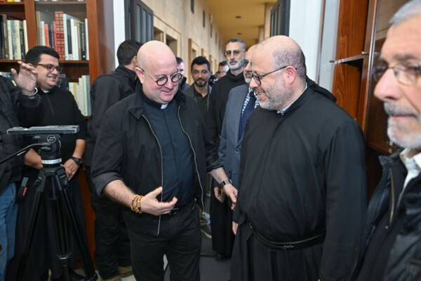 الأب غييرمي في ضيافة جامعة الروح القدس- الكسليك: نؤكد على ضرورة المحبة والحوار