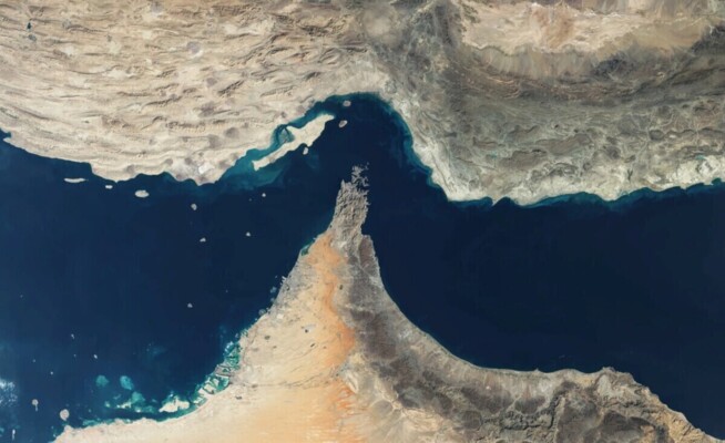 نيويورك تايمز عن مسؤول: 20 سفينة تجارية غير مرتبطة بإيران عبرت مضيق هرمز خلال الساعات الـ24 الأولى من الحصار