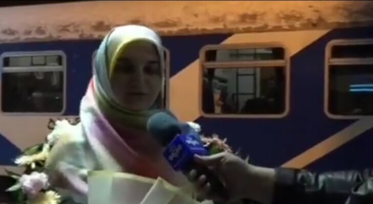 مواطنة إيرانية كانت مسجونة في فرنسا تعود إلى بلدها