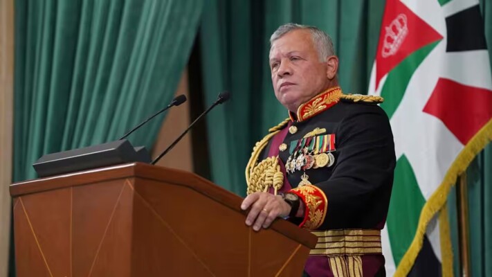 الملك الأردني: سنستمر بإرسال المساعدات الإغاثية إلى غزة ولن نقبل باستمرار الانتهاكات في الضفة الغربية