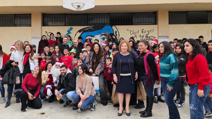 جمعية من حقي الحياة وجمعية نهاد الشامي وكسوة يزرعون الفرح في قلوب أطفال تكميلية الفيدار الرسمية