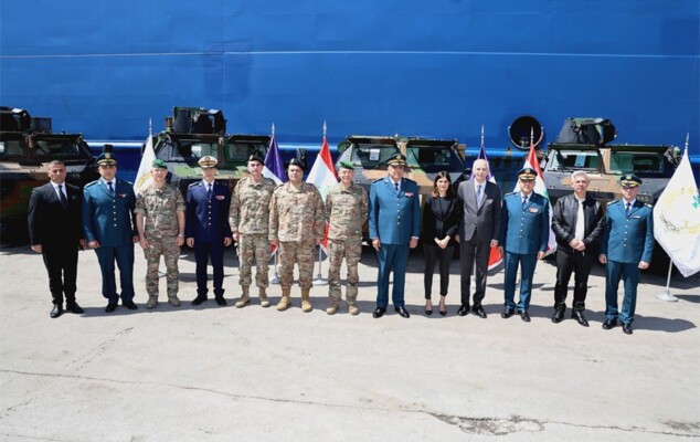 الجيش تسلم 39 ناقلة جند هبة من السلطات الفرنسية وروفو أكدت دعم بلادها له بوصفه الضامن لأمن لبنان