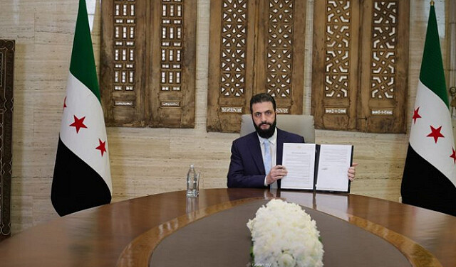 الشرع يوقع اتفاقا بشأن وقف إطلاق نار شامل على كل الجبهات واندماج "قسد" مع مؤسسات الدولة