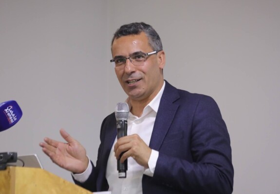 هاني يتوجه إلى العراق في زيارة سريعة للبحث في تصدير التفاح اللبناني