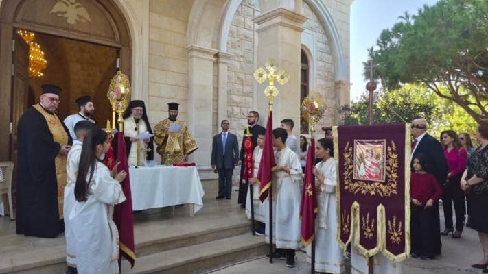 رعية الشويفات للروم الأرثوذكس احتفلت بعيد رؤساء الملائكة وتكريس جرس الكنيسة الجديد