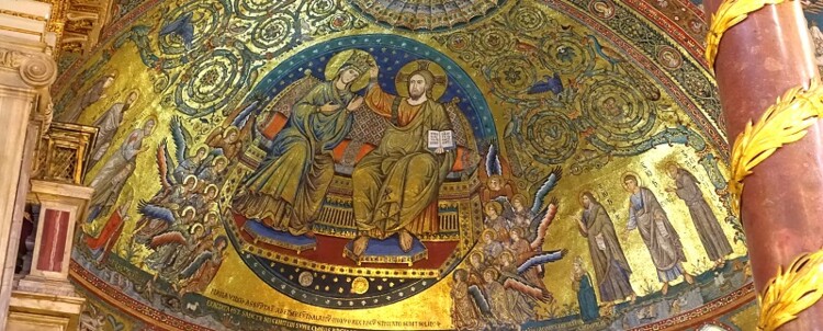 والدة الإله والتاج