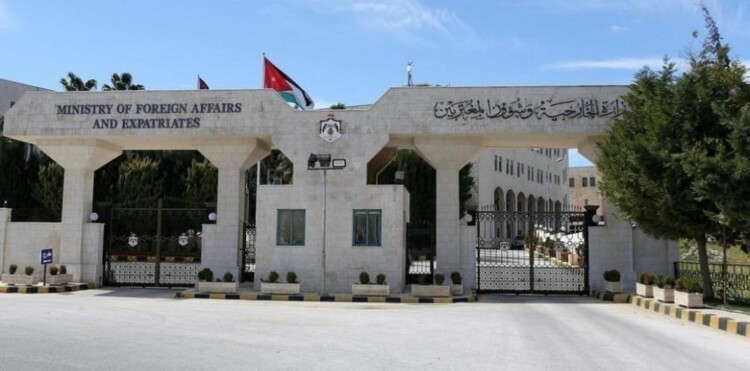 خارجية الأردن دانت الاعتداءات الإيرانية على السعودية: نقف معها بما تتخذه من خطوات لحماية أمنها