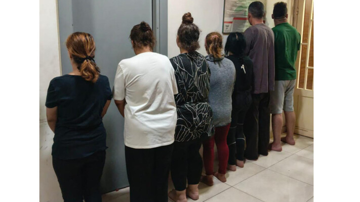 قوى الأمن: توقيف متورطين بشبكة دعارة تنشط في الجية وختم 14 شاليهًا بالشمع الأحمر