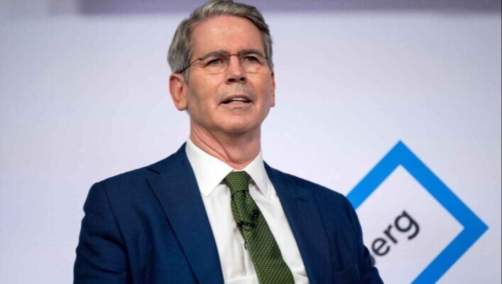 وزير الخزانة الأميركي: سوق الطاقة العالمية تشهد عجزا يتراوح بين 10 و12 مليون برميل نفط يوميا