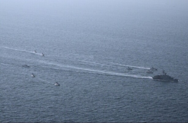 سي بي إس نيوز عن بيانات تتبع للسفن: 6 سفن عبرت مضيق هرمز يوم الخميس