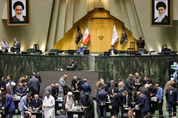 مجلس ‌الشورى الإيراني: سنناقش اليوم مقترح الانسحاب من معاهدة حظر "الانتشار النووي"