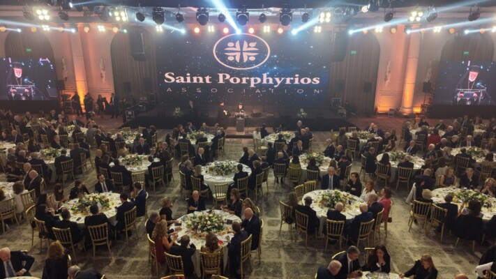 المطران عودة خلال عشاء جمعية القديس بورفيريوس: لم تننشأ لتكون رقما على لائحة الجمعيات بل شمعة مضاءة في عالم مظلم