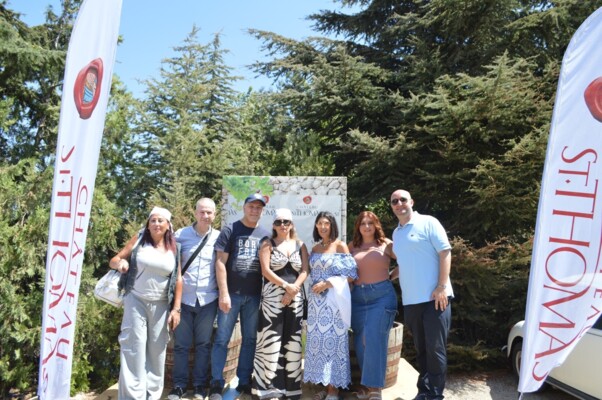 جولة إعلامية فنية في شاتو سان توماس دعما لإنتاج النبيذ اللبناني