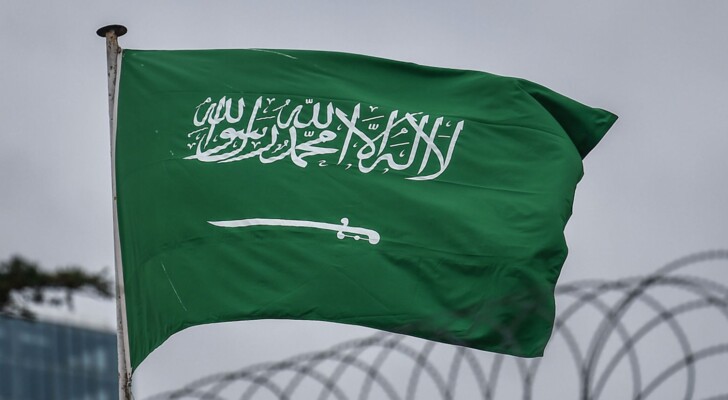 مسؤول سعودي لـ"رويترز": تقارير مخابرات تشير لاستعداد جماعات عراقية مسلحة لشن هجمات على السعودية