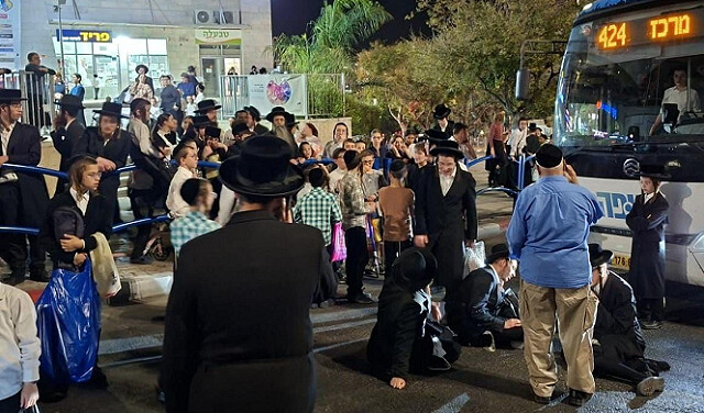 حريديون يغلقون شوارع رئيسية احتجاجًا على اعتقال متهربين من الخدمة العسكرية