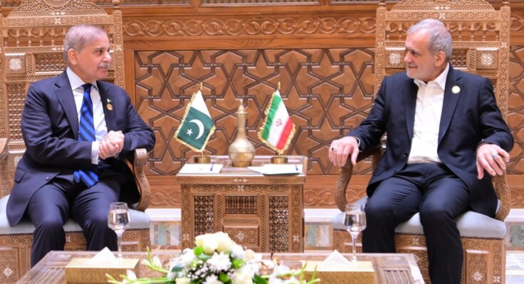رئيس وزراء باكستان: ملتزمون بالعمل كوسيط نزيه ومخلص بين إيران والولايات المتحدة