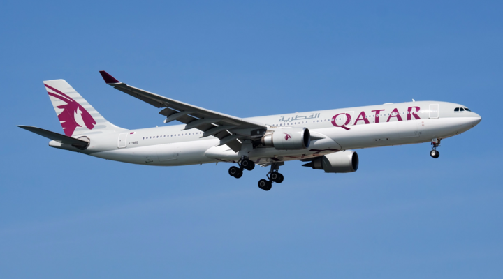 الخطوط الجوية القطرية ستستأنف رحلاتها إلى دبي والشارقة اليوم وإلى سوريا اعتبارًا من 1 أيار