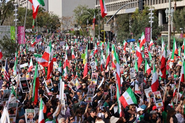 المفوض الأممي لحقوق الإنسان دعا السلطات الإيرانية إلى وقف قمعها الوحشي لحركة الاحتجاجات في البلد