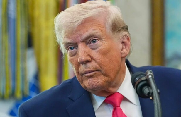 ترامب أعلن توقيع أمر لدفع رواتب موظفي أمن المطار بعدما حرموا منها لأسابيع