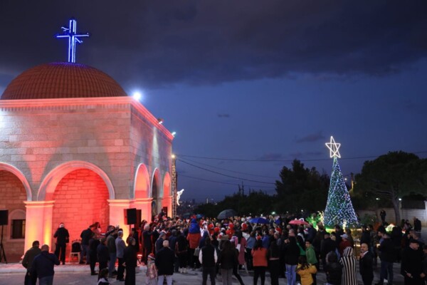 إضاءة شجرة الميلاد في الشويفات بأجواء احتفالية جامعة