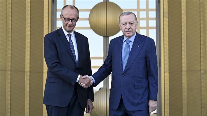 أردوغان التقى ميرتس: ألمانيا أكبر شريك أوروبي لتركيا وعلينا تخطي الصعوبات في توريد منتجات الصناعات الدفاعية