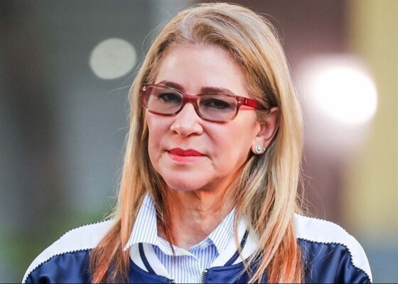 زوجة مادورو تقدمت بطلب لإخراجها من السجن ووضعها قيد الإقامة الجبرية لأسباب صحية