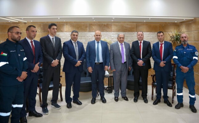 خريش بحث مع وفد من الدفاع المدني الفلسطيني بالتحديات وسبل تفعيل الجهازَين
