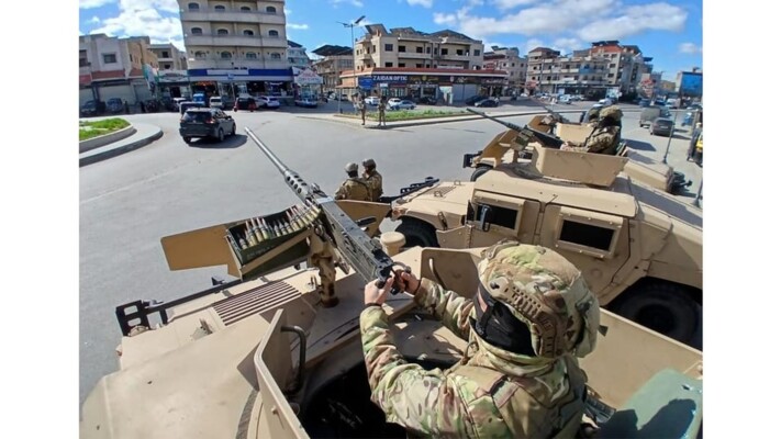 الجيش: توقيف 19 لبنانيًا وفلسطيني واحد و128 سوريًا في مختلف المناطق في إطار التدابير الأمنية الاستثنائية