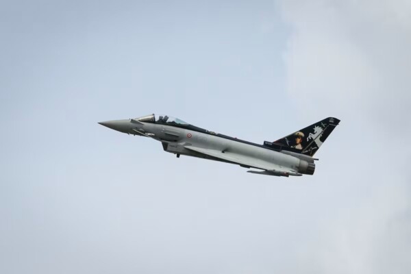 وزير الدفاع الإيطالي: تضرر إحدى طائراتنا بهجوم على قاعدة في السعودية