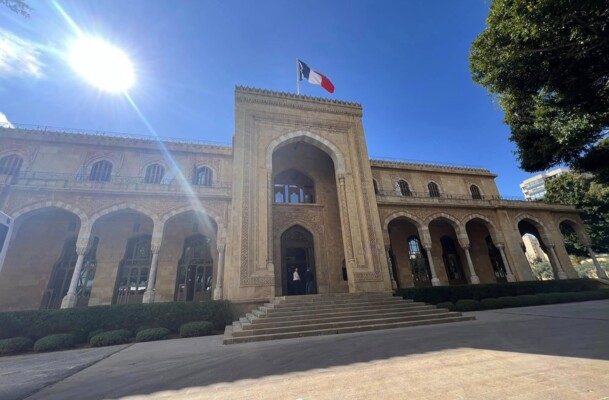 السفارة الفرنسية: بناء جيش قوي يملك حصرية السلاح على كامل أراضي لبنان بات ضروريًا