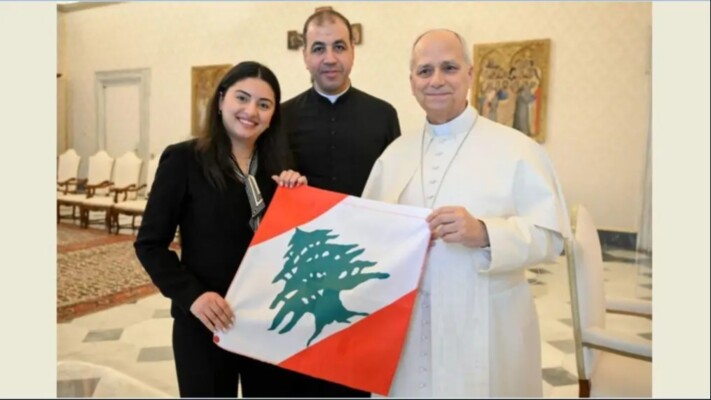 البابا أكد خلال استقباله وفد مكتب التنسيق بين كنائس المتوسط أهمية الحضور المسيحي في لبنان والشرق الأوسط ودعا لوقف الحرب