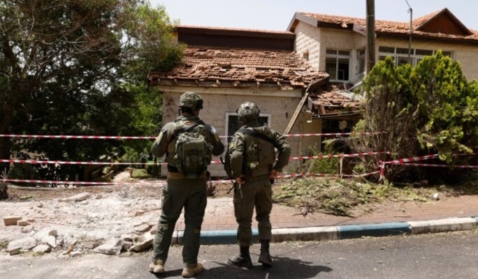 رئيس المجلس الإقليمي في شمال إسرائيل: من غير المعقول أن يقحم ترامب الساحة اللبنانية بالإيرانية